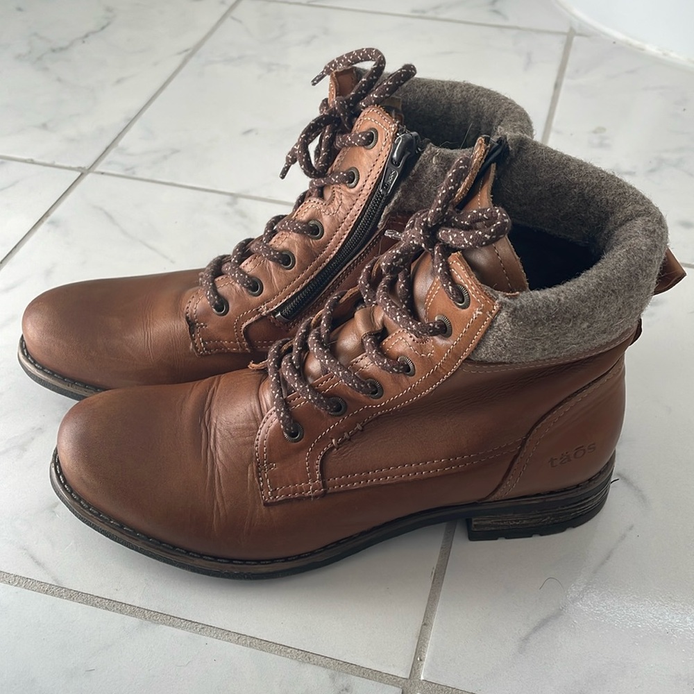 Taos leather cutie ankle boot